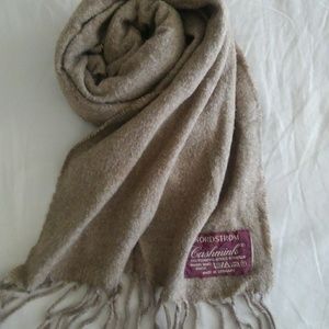 Vintage Nordstrom cashmink scarf